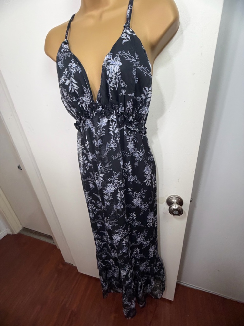 Lulus Black Make a Mark Floral Print Strappy Backless Ruffled Maxi Dress NWOT S - Picture 5 of 16